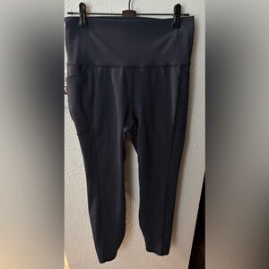 Navy High-Waist Athletic Leggings with Side Pockets